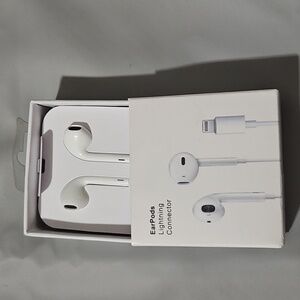 Apple EarPods with Lightning Connector - White